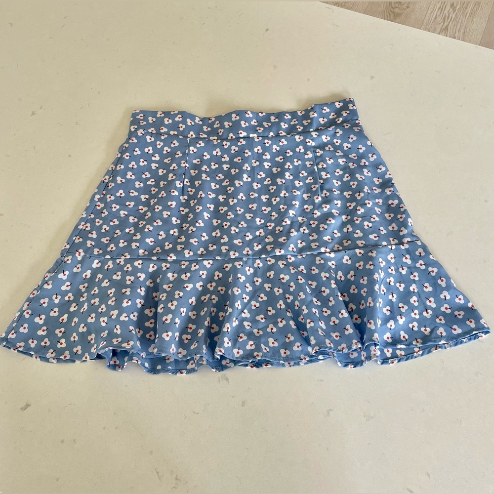 •Altar’d State• blue floral ruffled mini skirt